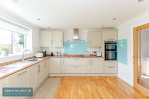 Kitchen- click for photo gallery